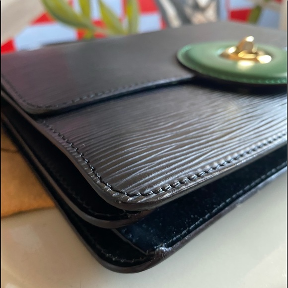 Louis Vuitton Sac Friedland Black and Green Epi Leather - Picture 7 of 15